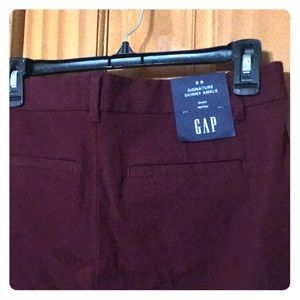 NWT dark red GAP signature skinny ankle pants